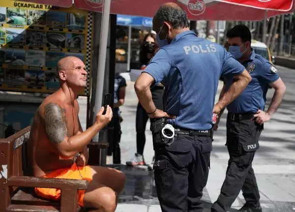 Kadın polise ahlaksız teklifte bulunan turist, mahkemede çark etti Kadın polise ahlaksız teklifte bulunan turist, mahkemede çark etti