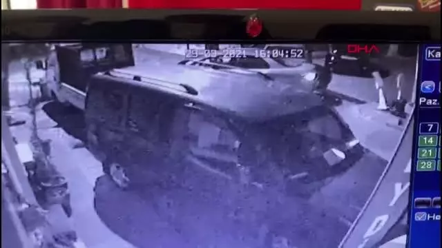 Son dakika haberi | KAĞITHANE'DE 3 KİŞİNİN YARALANDIĞI SİLAHLI KAVGA KAMERADA Son dakika haberi | KAĞITHANE'DE 3 KİŞİNİN YARALANDIĞI SİLAHLI KAVGA KAMERADA