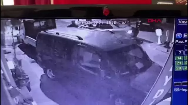 Son dakika haberi | KAĞITHANE'DE 3 KİŞİNİN YARALANDIĞI SİLAHLI KAVGA KAMERADA Son dakika haberi | KAĞITHANE'DE 3 KİŞİNİN YARALANDIĞI SİLAHLI KAVGA KAMERADA