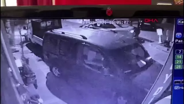 Son dakika haberi | KAĞITHANE'DE 3 KİŞİNİN YARALANDIĞI SİLAHLI KAVGA KAMERADA Son dakika haberi | KAĞITHANE'DE 3 KİŞİNİN YARALANDIĞI SİLAHLI KAVGA KAMERADA