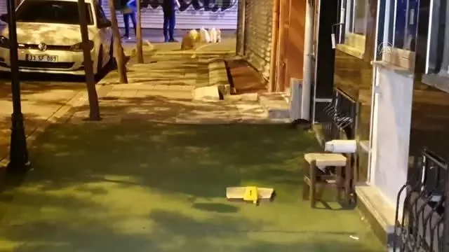 Kağıthane'de çıkan silahlı kavgada 3 kişi yaralandı Kağıthane'de çıkan silahlı kavgada 3 kişi yaralandı