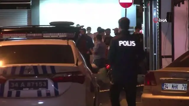 Son dakika haber | Kağıthane'de iki grup arasında silahlı kavga: 2'si ağır, 3 yaralı Son dakika haber | Kağıthane'de iki grup arasında silahlı kavga: 2'si ağır, 3 yaralı