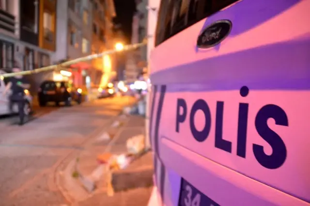 Son dakika haber | Kağıthane'de iki grup arasında silahlı kavga: 2'si ağır, 3 yaralı Son dakika haber | Kağıthane'de iki grup arasında silahlı kavga: 2'si ağır, 3 yaralı