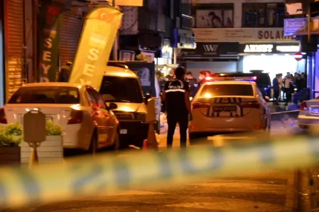 Son dakika haber | Kağıthane'de iki grup arasında silahlı kavga: 2'si ağır, 3 yaralı Son dakika haber | Kağıthane'de iki grup arasında silahlı kavga: 2'si ağır, 3 yaralı