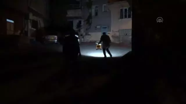 Son dakika haberi | KAHRAMANMARAŞ - Tam kapanma sürecini ihlal eden ve silahla havaya ateş eden 4 kişi yakalandı Son dakika haberi | KAHRAMANMARAŞ - Tam kapanma sürecini ihlal eden ve silahla havaya ateş eden 4 kişi yakalandı
