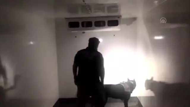 Kamyonette 139 kilo 350 gram eroin ele geçirildi, 4 şüpheli gözaltına alındı Kamyonette 139 kilo 350 gram eroin ele geçirildi, 4 şüpheli gözaltına alındı