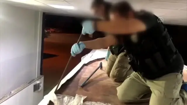 Kamyonette 139 kilo 350 gram eroin ele geçirildi, 4 şüpheli gözaltına alındı Kamyonette 139 kilo 350 gram eroin ele geçirildi, 4 şüpheli gözaltına alındı