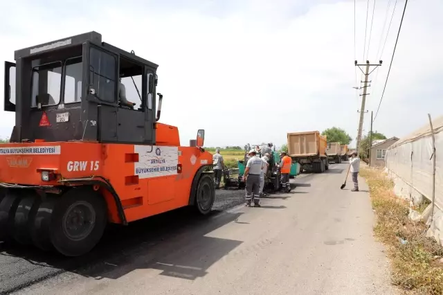 Kanal Sokak yolu yenileniyor Kanal Sokak yolu yenileniyor