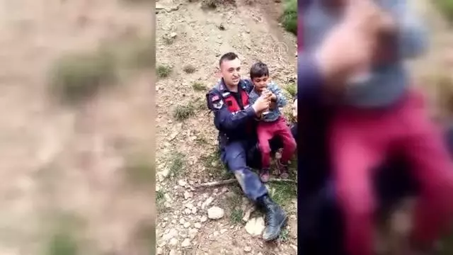 Kaybolan otizmli çocuk 46 saat sonra bulundu (2) Kaybolan otizmli çocuk 46 saat sonra bulundu (2)
