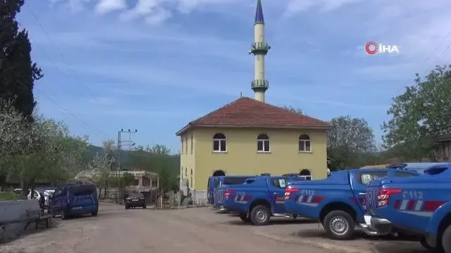 Kayıp yaşlı adamı bulmak için ekipler seferber oldu Kayıp yaşlı adamı bulmak için ekipler seferber oldu