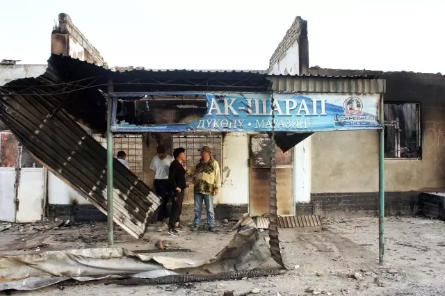 - Kırgızistan-Tacikistan sınırındaki çatışmada ateş altında kalan Kırgız köyleri görüntülendi - Kırgızistan-Tacikistan sınırındaki çatışmada ateş altında kalan Kırgız köyleri görüntülendi
