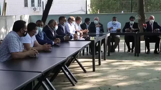 KIRKLARELİ - Vali Bilgin, Romanların sivil toplum kuruluşu temsilcileriyle görüştü KIRKLARELİ - Vali Bilgin, Romanların sivil toplum kuruluşu temsilcileriyle görüştü