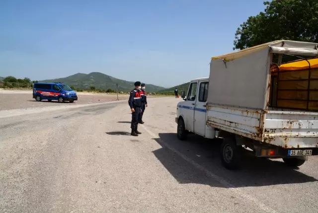 Kırsal mahallerde yaşayan vatandaşlar tam kapanmada ekonomiye katkı sağlıyor Kırsal mahallerde yaşayan vatandaşlar tam kapanmada ekonomiye katkı sağlıyor