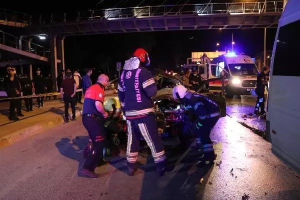 DENİZLİ KONTROLDEN ÇIKAN OTOMOBİL KARŞI ŞERİTTEKİ MİNİBÜSLE ÇARPIŞTI: 1'İ AĞIR 2 YARALI DENİZLİ KONTROLDEN ÇIKAN OTOMOBİL KARŞI ŞERİTTEKİ MİNİBÜSLE ÇARPIŞTI: 1'İ AĞIR 2 YARALI