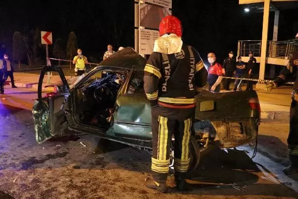 DENİZLİ KONTROLDEN ÇIKAN OTOMOBİL KARŞI ŞERİTTEKİ MİNİBÜSLE ÇARPIŞTI: 1'İ AĞIR 2 YARALI DENİZLİ KONTROLDEN ÇIKAN OTOMOBİL KARŞI ŞERİTTEKİ MİNİBÜSLE ÇARPIŞTI: 1'İ AĞIR 2 YARALI