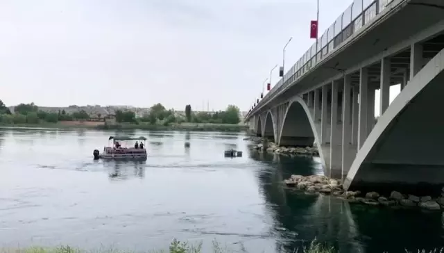 Köprüden birinin atladığı iddiası ekipleri alarma geçirdi Köprüden birinin atladığı iddiası ekipleri alarma geçirdi