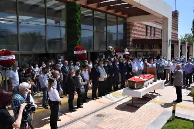 Korona nedeniyle yaşamını yitiren başkan yardımcısı defnedildi Korona nedeniyle yaşamını yitiren başkan yardımcısı defnedildi