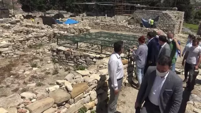 Kuşadası'nda kazı çalışmalarının sürdüğü anıtsal kilisenin üzerine koruma çatısı yapılacak Kuşadası'nda kazı çalışmalarının sürdüğü anıtsal kilisenin üzerine koruma çatısı yapılacak