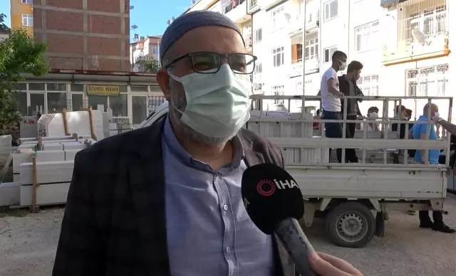 Mahallenin gönüllüleri, imece usulü 700 aileye destek ulaştırdı Mahallenin gönüllüleri, imece usulü 700 aileye destek ulaştırdı