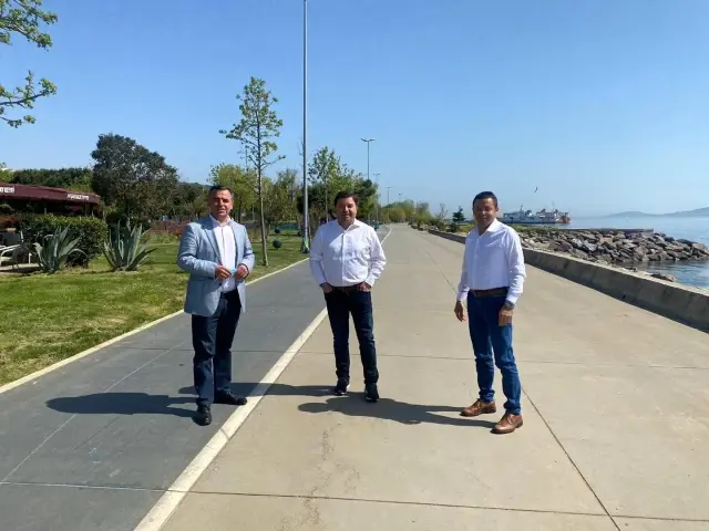 Maltepe'de sokaktaki canlara 1 ton mama Maltepe'de sokaktaki canlara 1 ton mama