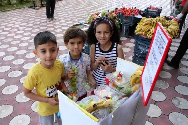 Market işletmecisinin 'Göz hakkı' uygulaması takdir topladı Market işletmecisinin 'Göz hakkı' uygulaması takdir topladı