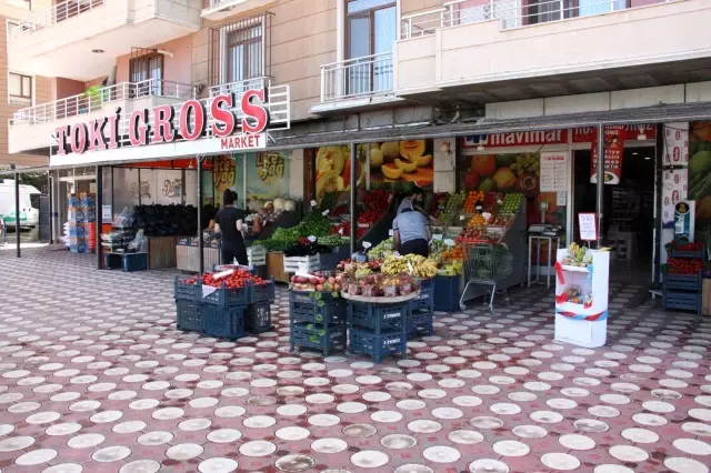 Market işletmecisinin 'Göz hakkı' uygulaması takdir topladı Market işletmecisinin 'Göz hakkı' uygulaması takdir topladı