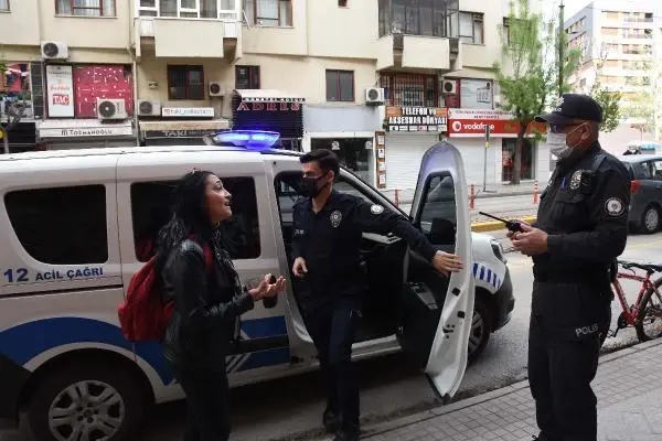 ESKİŞEHİR MASKE TAKMAYI REDDEDEN SAĞLIK ÇALIŞANINA PARA CEZASI ESKİŞEHİR MASKE TAKMAYI REDDEDEN SAĞLIK ÇALIŞANINA PARA CEZASI