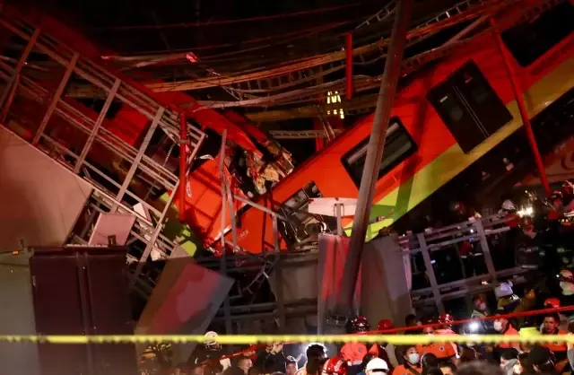 - Meksika'da üst geçit çöktü: 20 ölü - Meksika'da üst geçit çöktü: 20 ölü