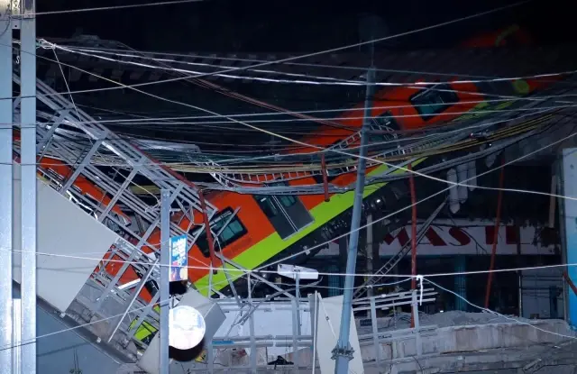 - Meksika'da üst geçit çöktü: 20 ölü - Meksika'da üst geçit çöktü: 20 ölü