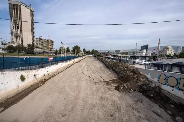 Meles ve Arap derelerinde yaz temizliği başladı Meles ve Arap derelerinde yaz temizliği başladı