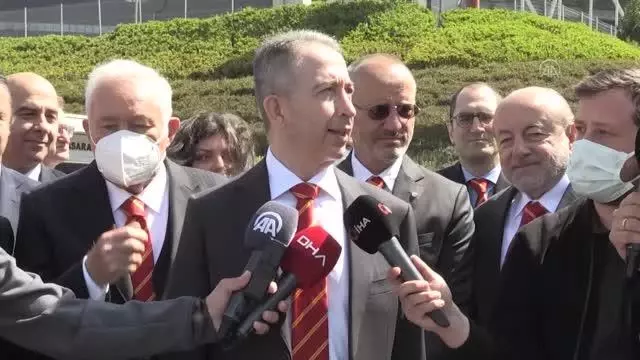Metin Öztürk, Galatasaray Kulübü başkan adaylık dosyasını divan kuruluna verdi Metin Öztürk, Galatasaray Kulübü başkan adaylık dosyasını divan kuruluna verdi