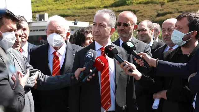 Metin Öztürk resmen Galatasaray başkan adayı Metin Öztürk resmen Galatasaray başkan adayı