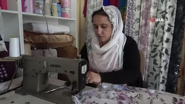 Mikro kredi ile kendi işini kuran 5 çocuk annesi, eşini de yanına yardımcı olarak aldı Mikro kredi ile kendi işini kuran 5 çocuk annesi, eşini de yanına yardımcı olarak aldı