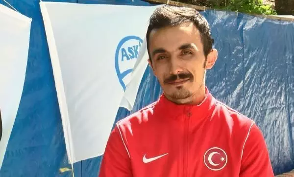 SPOR Milli halterci Muammer Şahin, DHA'nın haberinden sonra haltere geri döndü SPOR Milli halterci Muammer Şahin, DHA'nın haberinden sonra haltere geri döndü