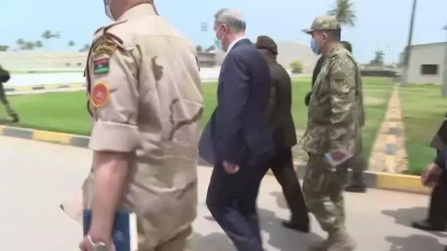 Milli Savunma Bakanı Akar, Libya'daki Mehmetçik ile bir araya geldi (3) Milli Savunma Bakanı Akar, Libya'daki Mehmetçik ile bir araya geldi (3)