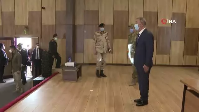 - Milli Savunma Bakanı Akar Libya'daki Mehmetçik ile bir araya geldi- Bakan Akar: 'Komşularımızla ilgili konularda üçüncü taraflar objektif olmalı'-... - Milli Savunma Bakanı Akar Libya'daki Mehmetçik ile bir araya geldi- Bakan Akar: 'Komşularımızla ilgili konularda üçüncü taraflar objektif olmalı'-...