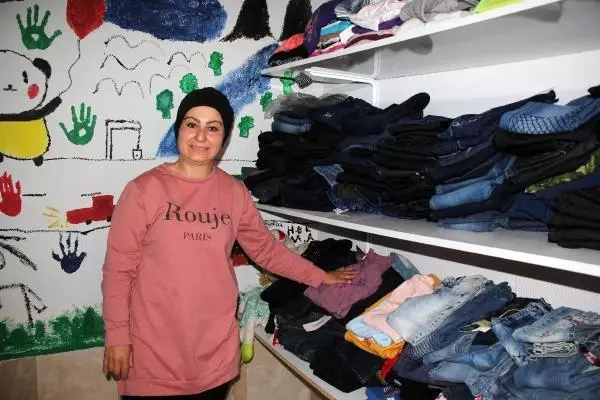 Son dakika haberleri! Muhtar Emine, ihtiyacı olan çocuklar için giyim mağazası açtı Son dakika haberleri! Muhtar Emine, ihtiyacı olan çocuklar için giyim mağazası açtı