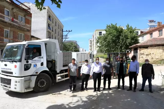 Muradiye'de yol düzenleme çalışması yapılıyor Muradiye'de yol düzenleme çalışması yapılıyor
