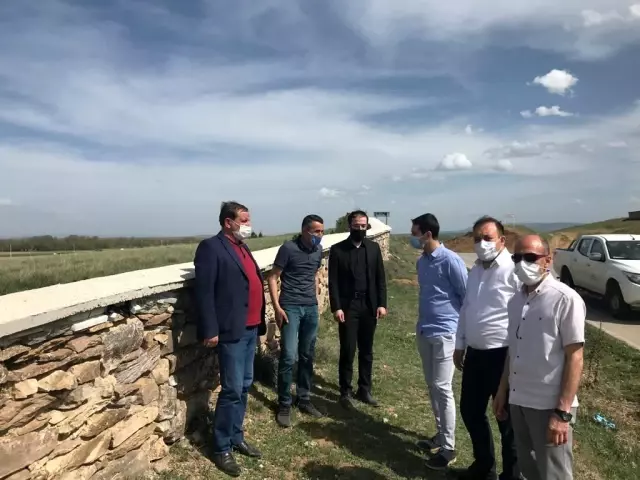 Murathanlar Köyü'nde imam evi ve köy mezarlığı duvarı yapımı tamamlanıyor Murathanlar Köyü'nde imam evi ve köy mezarlığı duvarı yapımı tamamlanıyor