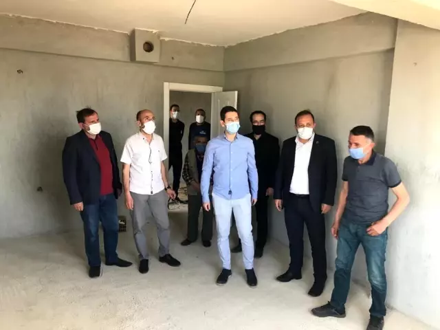 Murathanlar Köyü'nde imam evi ve köy mezarlığı duvarı yapımı tamamlanıyor Murathanlar Köyü'nde imam evi ve köy mezarlığı duvarı yapımı tamamlanıyor