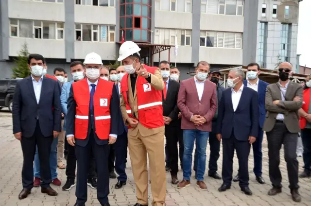 Muş'ta 5 bin kişilik aşevinin temeli atıldı Muş'ta 5 bin kişilik aşevinin temeli atıldı