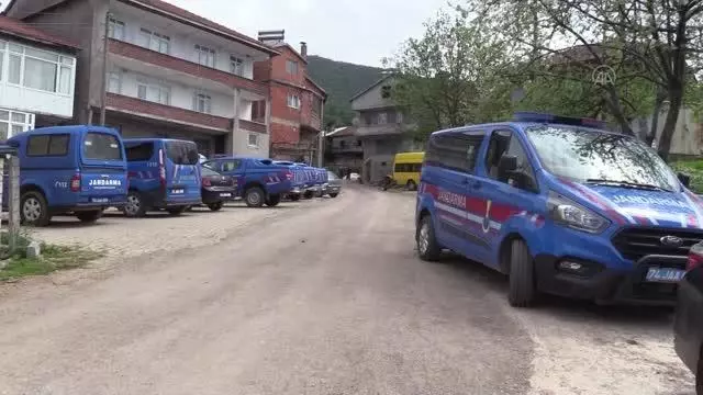 Ormanlık alanda kaybolan kişi aranıyor Ormanlık alanda kaybolan kişi aranıyor
