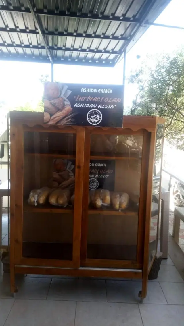 Ortaca'da 'askıda ekmek' seferberliği Ortaca'da 'askıda ekmek' seferberliği