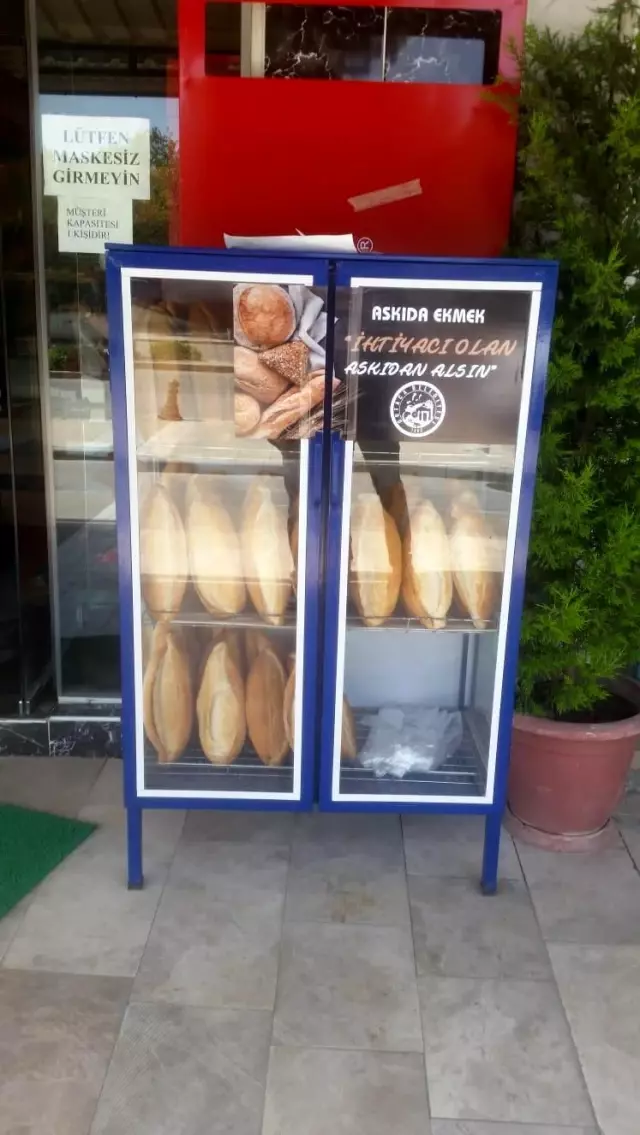 Ortaca'da 'askıda ekmek' seferberliği Ortaca'da 'askıda ekmek' seferberliği
