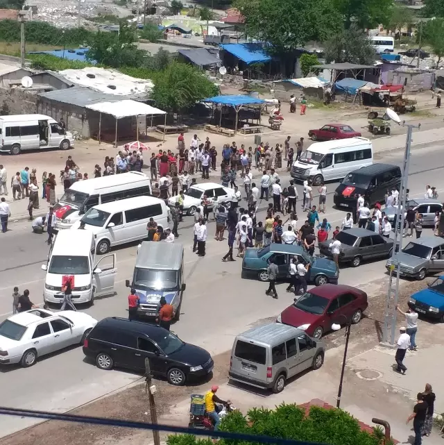 Osmaniye'de kısıtlama dinlemeyen kalabalığa polis müdahalesi! Osmaniye'de kısıtlama dinlemeyen kalabalığa polis müdahalesi!