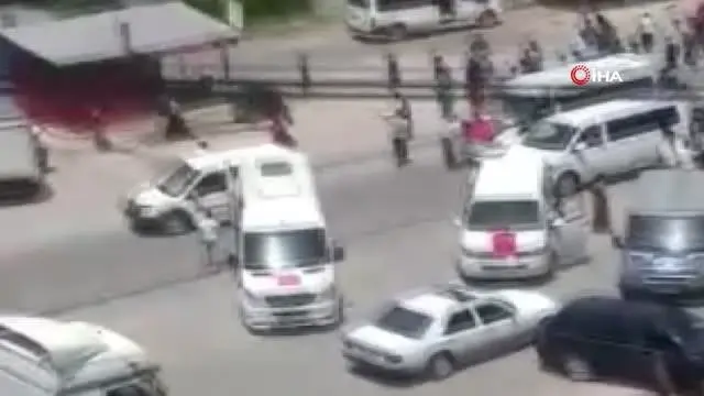 Osmaniye'de tam kapanmada şok eden görüntüler...Onlarca kişi yolu kapatıp asker kutlaması yaptı Osmaniye'de tam kapanmada şok eden görüntüler...Onlarca kişi yolu kapatıp asker kutlaması yaptı