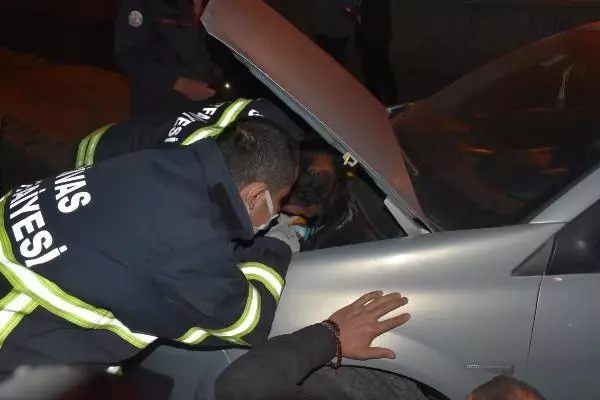 Otomobilin motoruna giren yavru kedinin inadı ekipleri pes ettirdi Otomobilin motoruna giren yavru kedinin inadı ekipleri pes ettirdi