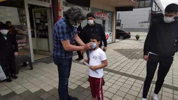 Son dakika haberleri | DÜZCE PEŞİNE TAKILAN ÇOCUĞU POLİS EKİPLERİNE TESLİM ETTİ Son dakika haberleri | DÜZCE PEŞİNE TAKILAN ÇOCUĞU POLİS EKİPLERİNE TESLİM ETTİ