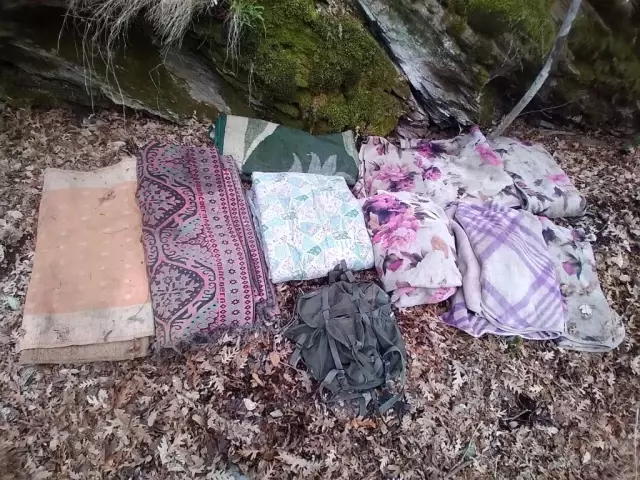 PKK'nın sığınağında patlayıcı ve yaşam malzemesi ele geçirildi PKK'nın sığınağında patlayıcı ve yaşam malzemesi ele geçirildi