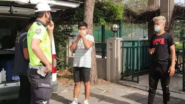Polis, ikametlerinden 187 kilometre ötede bulunan gençlerin 'sigara' yalanına kanmadı Polis, ikametlerinden 187 kilometre ötede bulunan gençlerin 'sigara' yalanına kanmadı